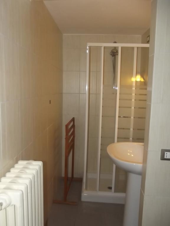 B&B Reillys Montecarotto Buitenkant foto