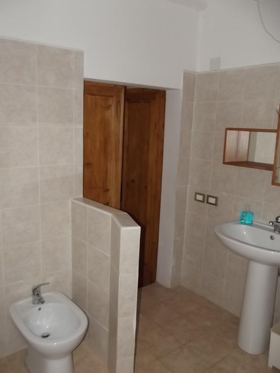 B&B Reillys Montecarotto Buitenkant foto